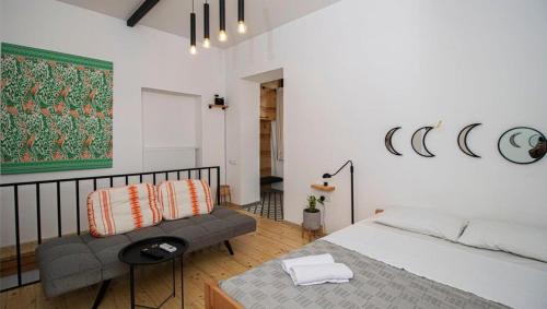 Sebastian`s stylish apartment in old town