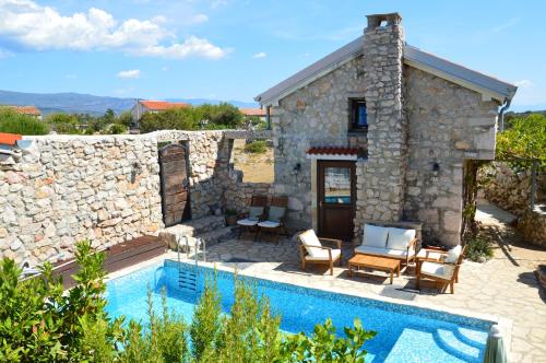 Three Sisters Absolutely Unique Stone Houses 200 M From the Beach — hotel near Rijeka Airport