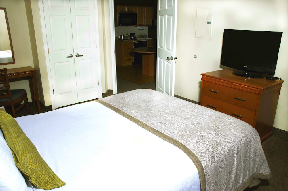 Candlewood Suites Columbus Fort Benning by IHG - photo 9