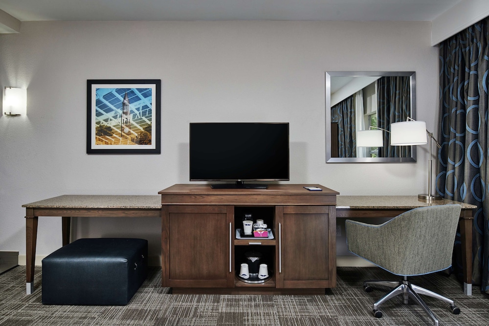 Hampton Inn & Suites Chapel Hill Durham Area - photo 10