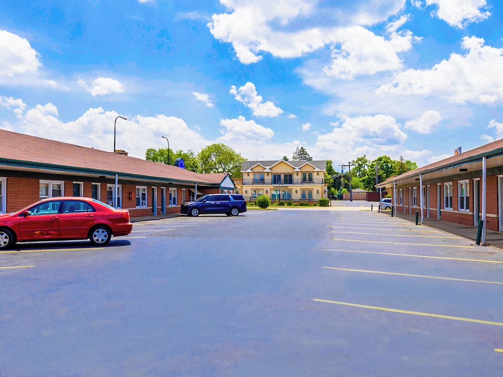 Manor Motel Near Oak Brook Chicago Westchester - photo 13