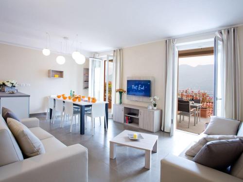 Sala Comacina Apartment No 4 Sleeps 10 By Italian Apartments — 4-Star Luxury Hotel in Sala Comacina, Italy