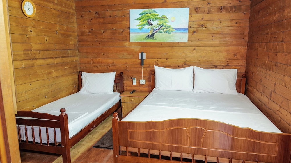 Dolanit Hotels Vila e Drurit - carbon neutral hotel in Durres