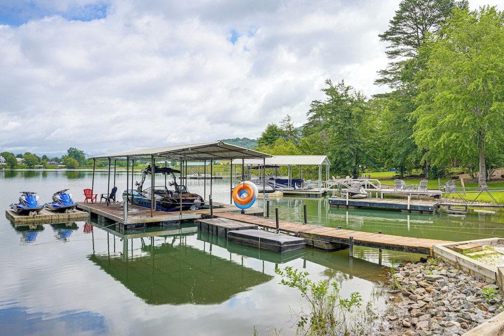 Hiawassee Getaway w Hot Tub Deck & Lake Access — hotel in Hiawassee