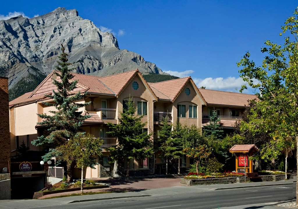 Red Carpet Inn - carbon neutral hotel in Banff