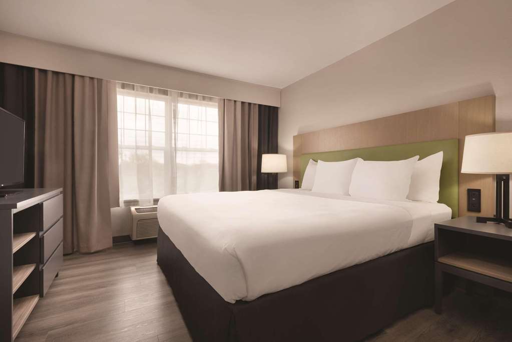 Country Inn & Suites by Radisson Cedar Falls near University - photo 14