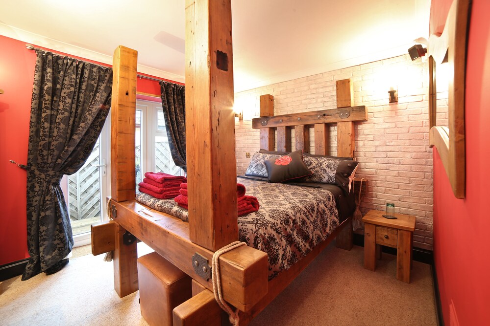 One4two — 4-Star Luxury Hotel in Bude, United Kingdom