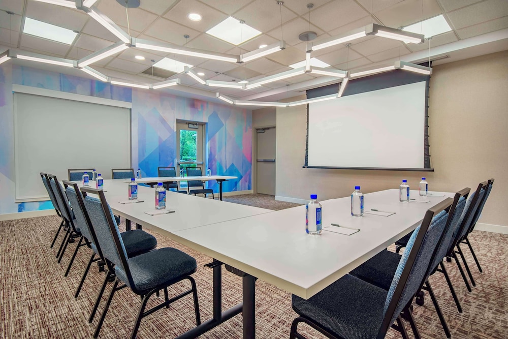 Hilton Garden Inn Danbury - photo 41