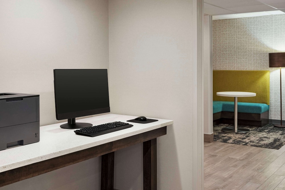Hampton Inn Chicago O'Hare International Airport - photo 34