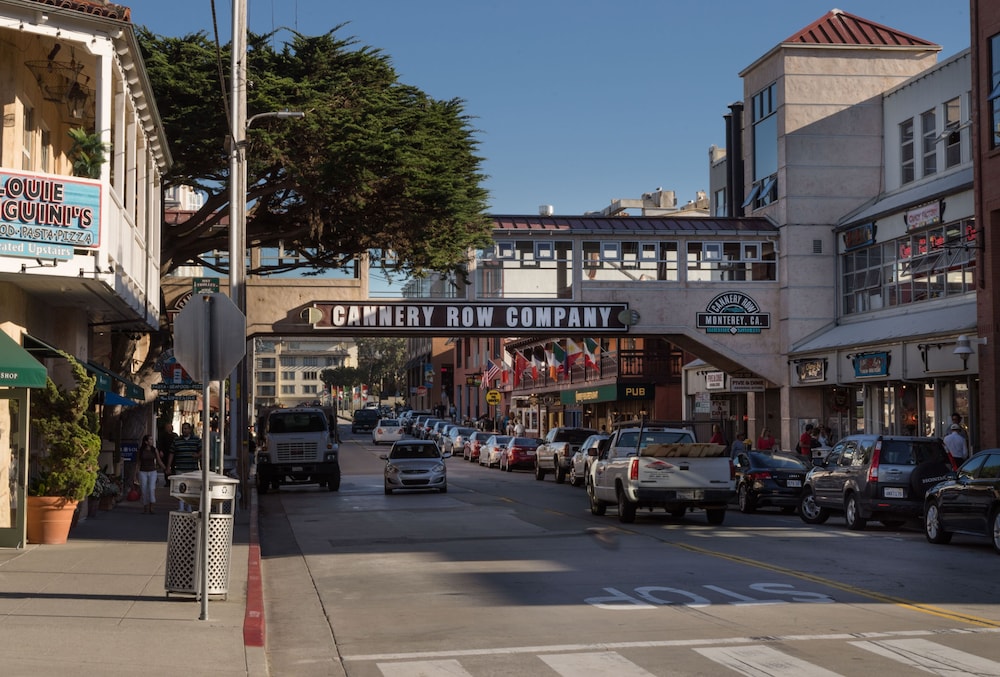 The Monterey Hotel - photo 46