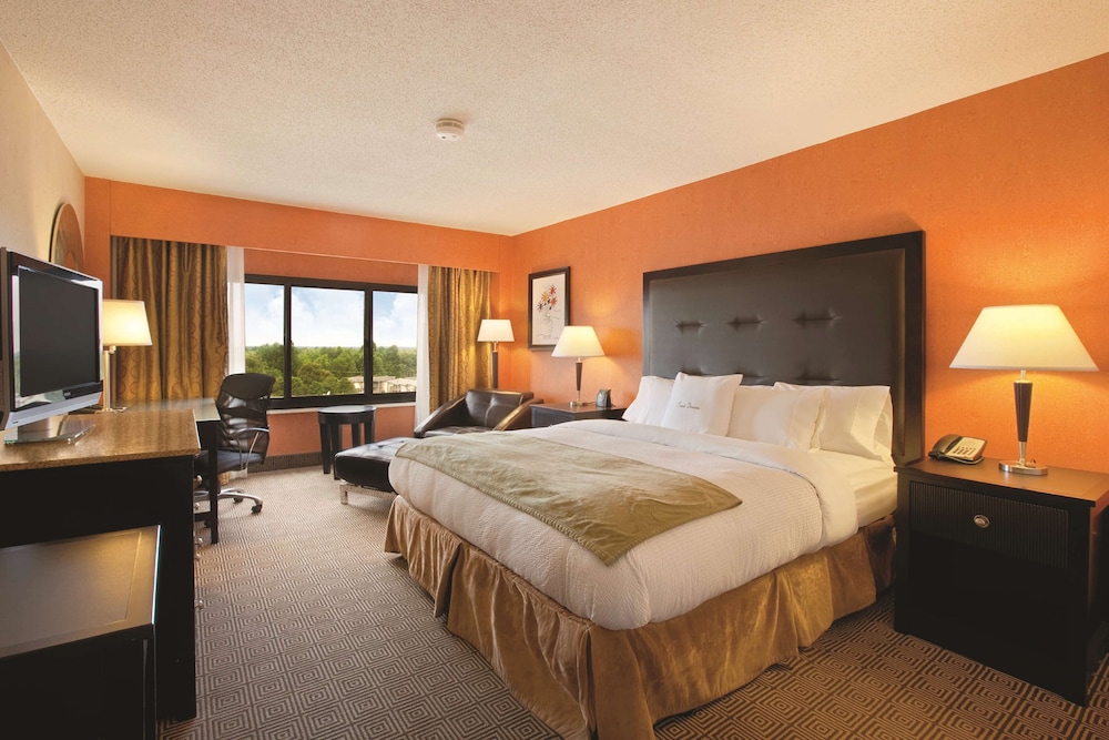 DoubleTree by Hilton Springfield - photo 10