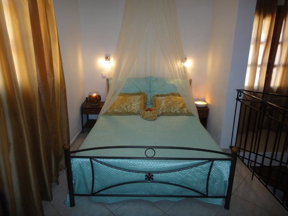 Captain’s Suites — Symi — photo 5
