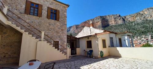 Dafnon Stone House — Leonidio — photo 3