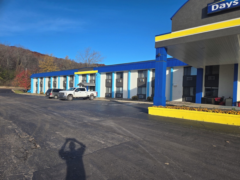 Days Inn by Wyndham Portage Cascade Mountain area - photo 90