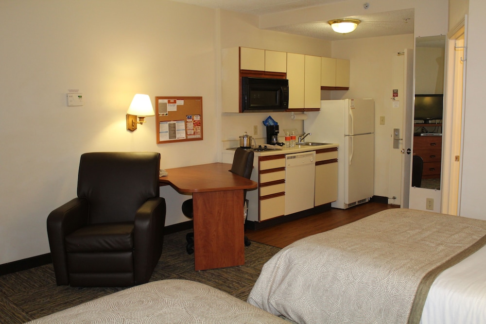 Candlewood Suites Syracuse Airport - photo 6