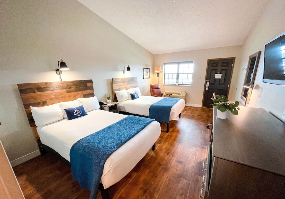 Pinemark Inn & Suites - photo 15