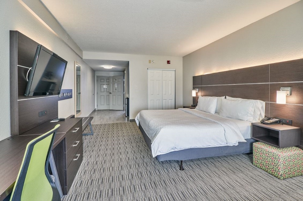 Holiday Inn Express Hotel & Suites Clearwater Us 19 N by IHG - photo 15