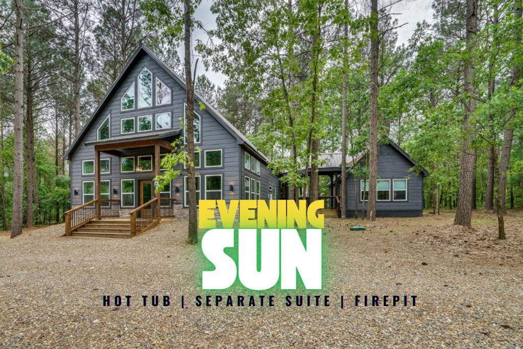 Stayhocha Hottub Separate Suite — 4-Star Luxury Hotel in Broken Bow, United States