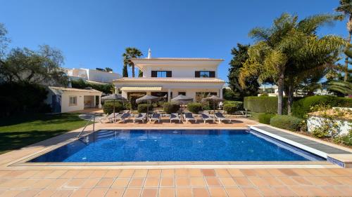 Villa Pinetree Seaside Albufeira — 4-Star Luxury Hotel in Albufeira, Portugal