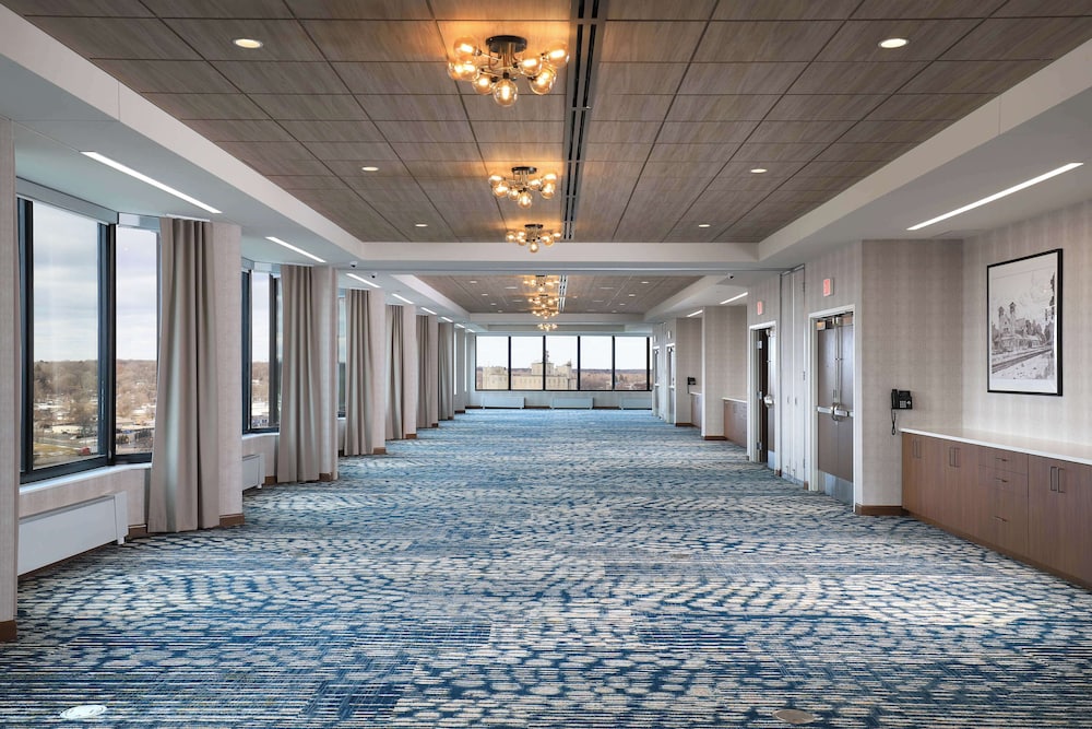 DoubleTree by Hilton Battle Creek - photo 44
