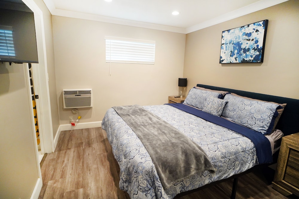 Anaheim Executive Inn & Suites - photo 42
