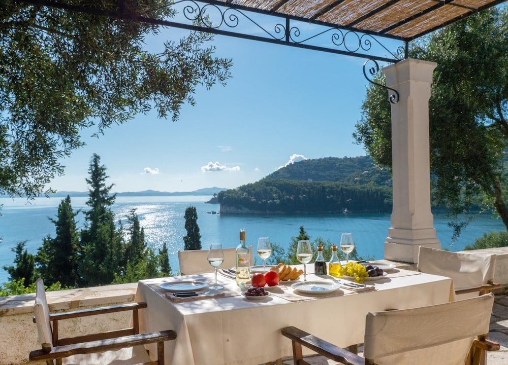 Kalami Bay House in Kalami — 4-Star Luxury Hotel in Corfu, Greece