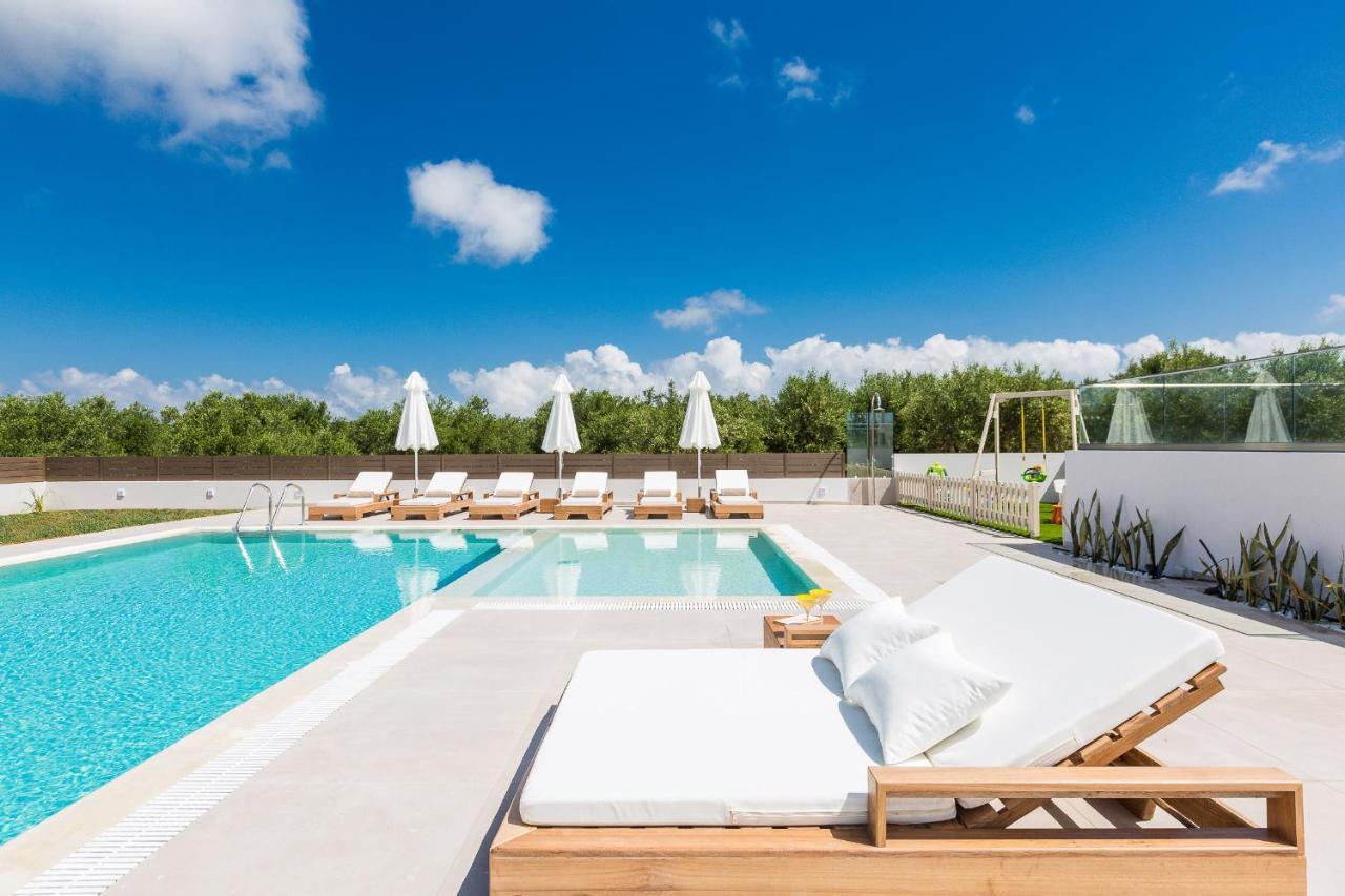 Rosmerta Villa with Private Pool 65 Square Meters Bbq & Heated Spawhirlpool by Thinkvilla — 4-Star Luxury Hotel in Perama, Greece