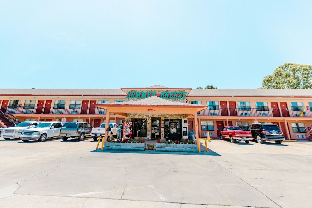 Summer Breeze Motel - photo 36