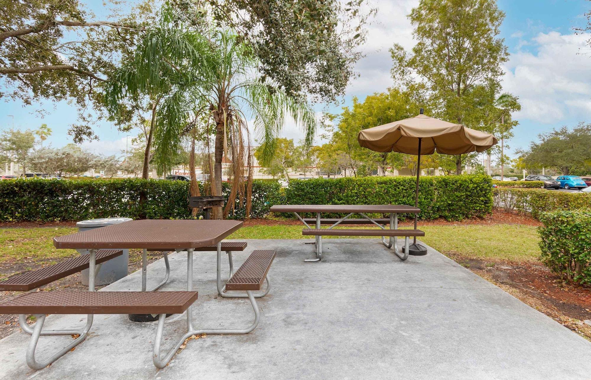 Extended Stay America Suites Fort Lauderdale Davie - photo 23