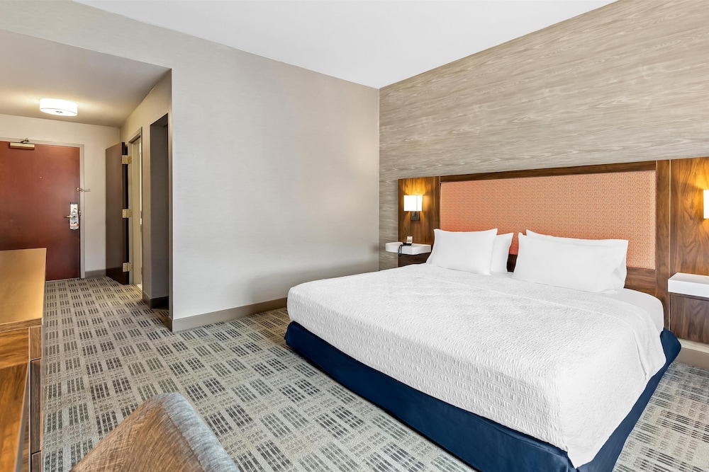 Hampton Inn & Suites Grove City - photo 20
