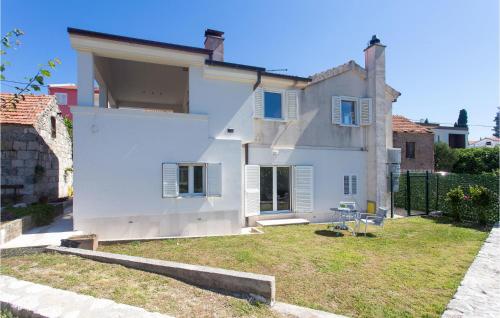Awesome Apartment In Podgrade — 4-Star Luxury Hotel in Omis, Croatia
