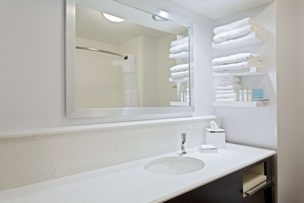 Hampton Inn Sault Ste Marie - photo 17