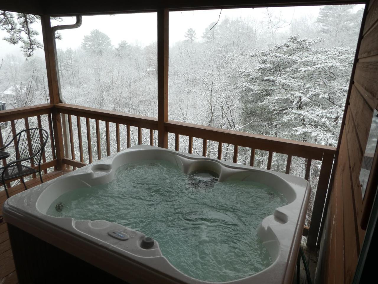Ladybug Resort Romantic Cabin with Mountain Views Game Room Close To Dollywood - photo 23