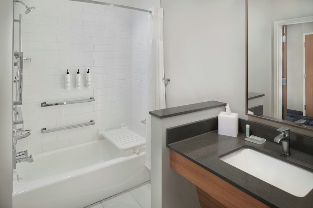 Fairfield Inn & Suites Columbus - photo 10