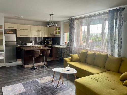 Kis Hunyad Apartman — 4-Star Luxury Hotel in Miskolc, Hungary
