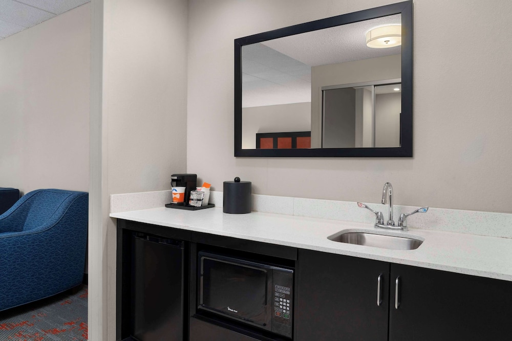 Hampton Inn Stafford Quantico & Conference Center - photo 16