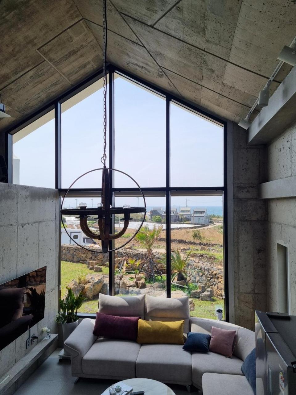 Dalthor Pension — 4-Star Luxury Hotel in Jeju City, South Korea