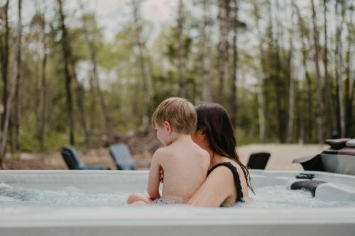Nature & lake access Tremblant in Amherst, Canada