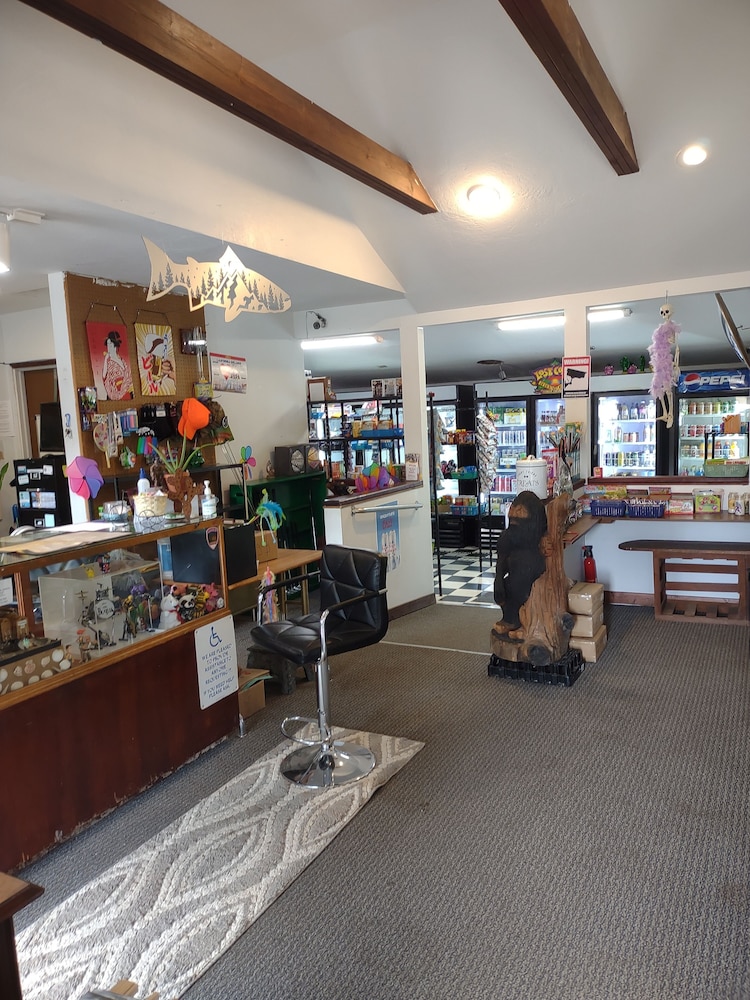 Dean Creek Resort - photo 2