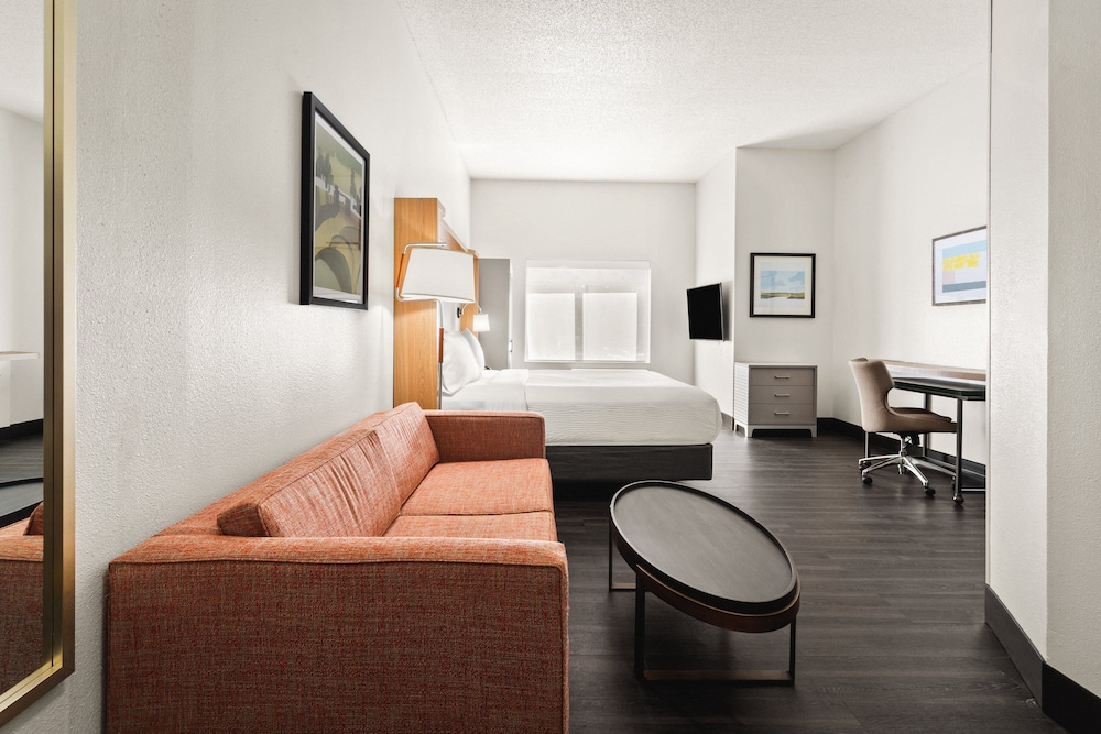 Holiday Inn & Suites Bothell by IHG - photo 25