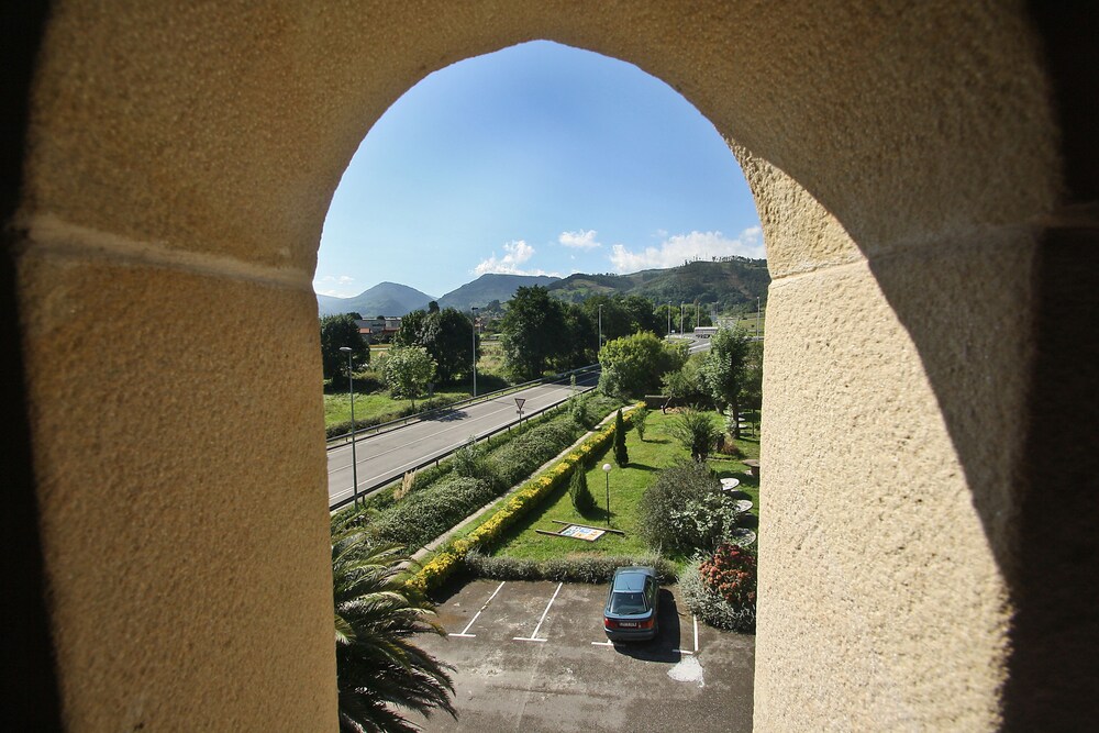 Posada Medieval El Manjon — hotel in Los Corrales De Buelna