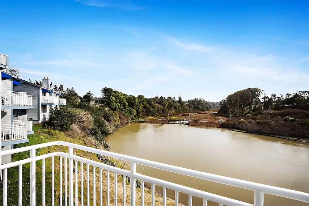 The Beach House Inn - photo 28