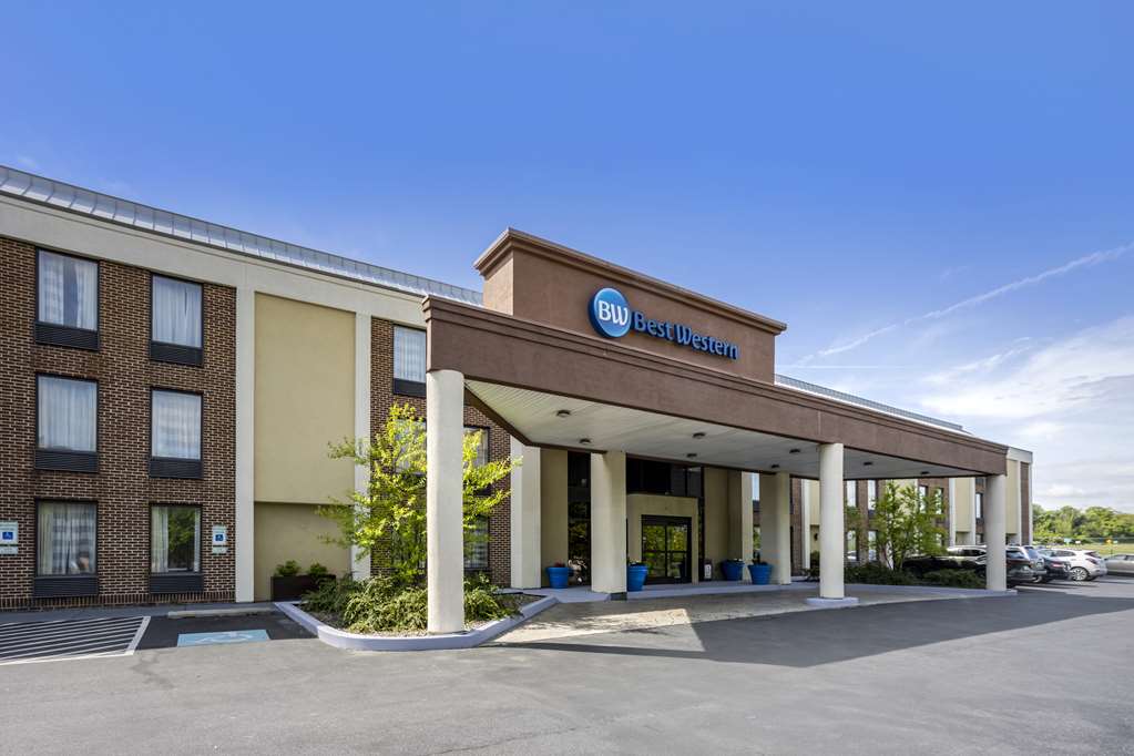 Best Western Harrisburg North Hotel - photo 13