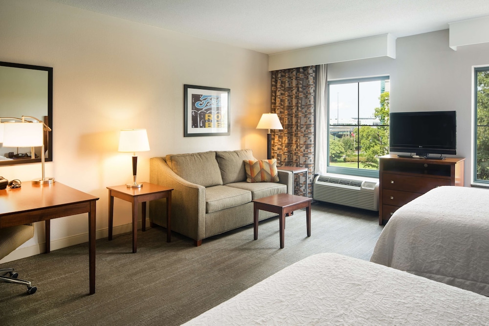 Hampton Inn & Suites Little Rock Downtown - photo 7