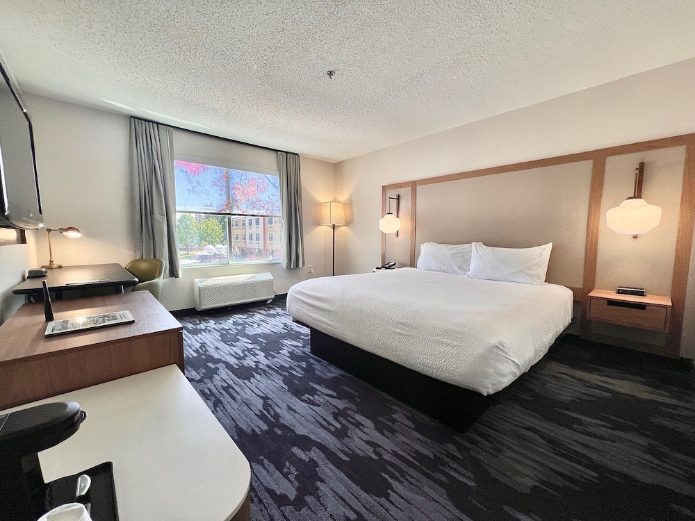 Fairfield Inn & Suites by Marriott Detroit Farmington Hills - photo 4