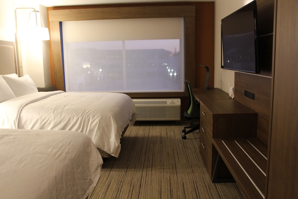 Holiday Inn Express & Suites Phoenix Airport North by IHG - photo 28