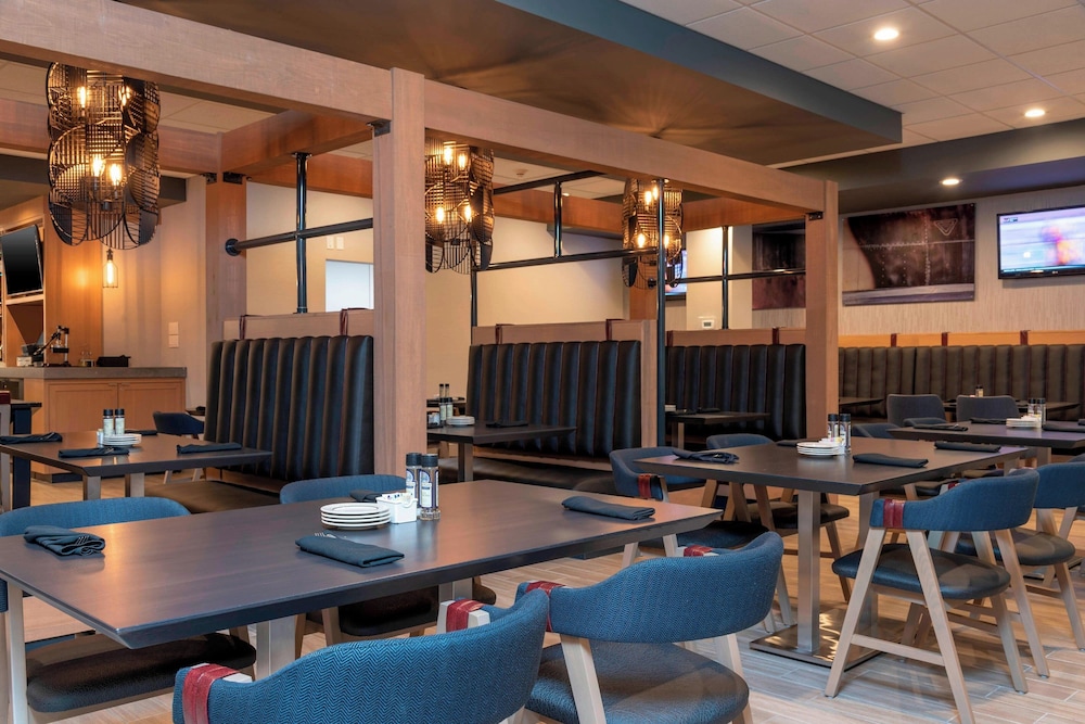 Delta Hotels by Marriott Kalamazoo Conference Center - photo 31