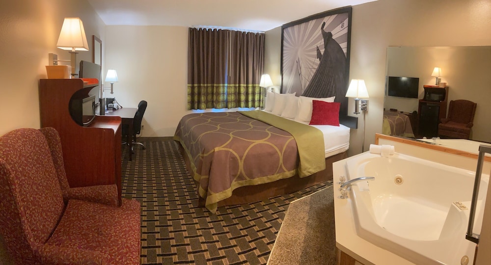 Super 8 by Wyndham Chisago City - photo 7