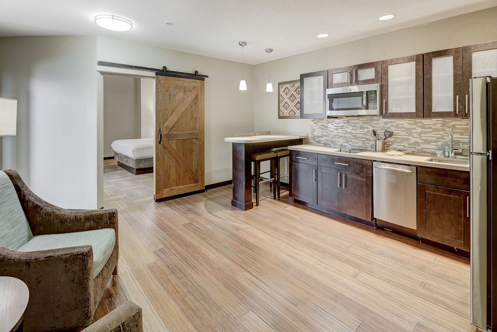 Staybridge Suites Baltimore Inner Harbor by IHG - photo 54