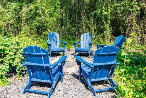 Whispering Firefly Escape MicroCabin — Broken Bow — photo 4